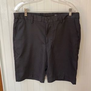 Men’s 34 shorts, Greg normal black pattern